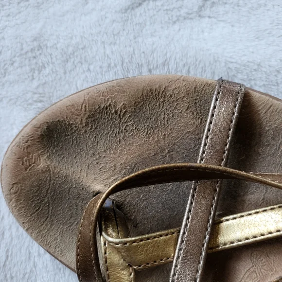 Merona sandals metallic straps low wedge US 9.5 - Picture 7 of 8